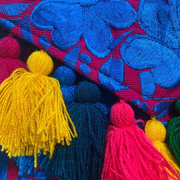 Tassled envelope clutch with zippered closure - Picture 9 of 11